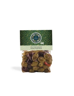Le olive miste paesane sono ottime per antipasti tipici siciliani, dal gusto inconfondibile e dal colore vivace