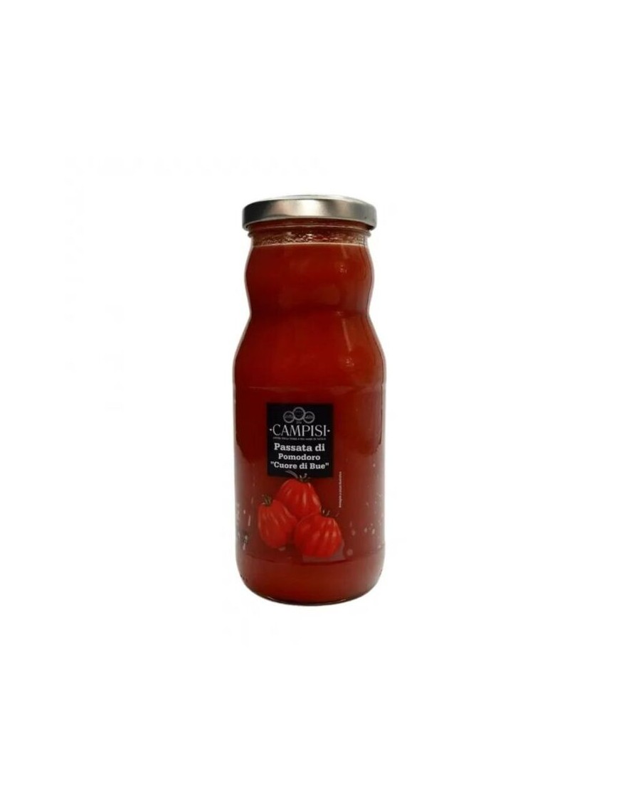 Passata di pomodoro siciliano cuore di bue perfetto per realizzare un condimento di pasta veloce