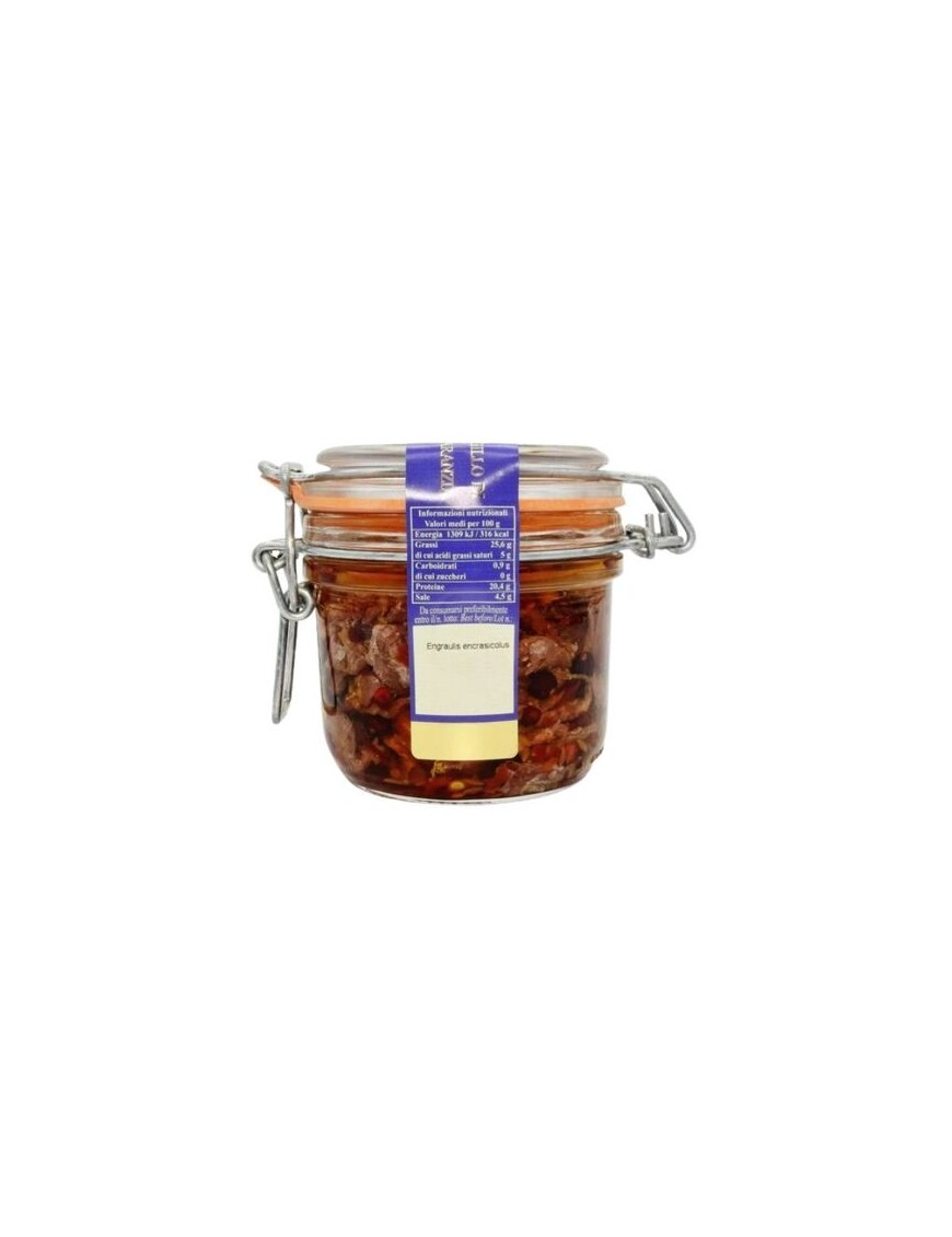 Pieces of Sicilian anchovies characterized by a tasty flavor as well as a soft meat and in addition to this a lively color.