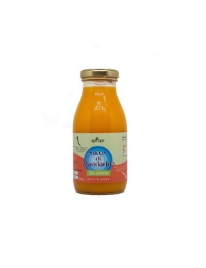 gustoso succo di frutta di mandarino dal gusto inebriante e fresco: ideale per dissetarsi con un sapore tipico siciliano