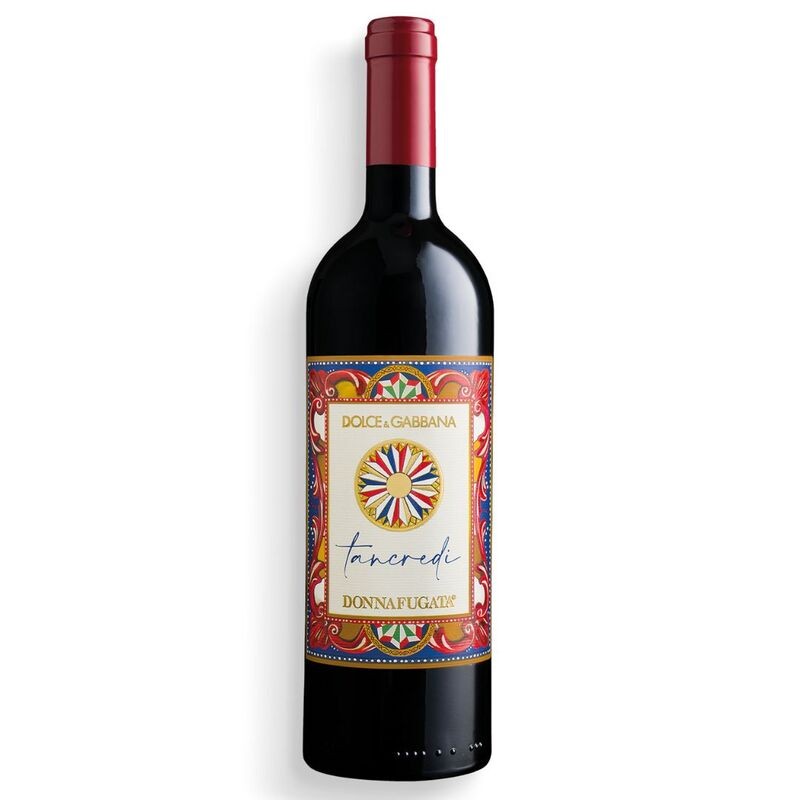 delizioso vino rosso dalla confezione elegante e dal sapore intenso: porta a tavola l'eccellenza siciliana